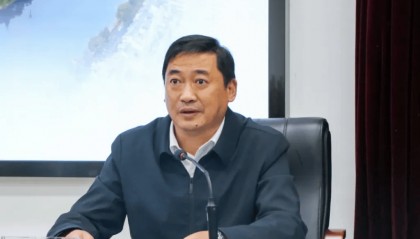 担任5个职务的伍春宏，已任安徽黄山市人大常委会党组书记