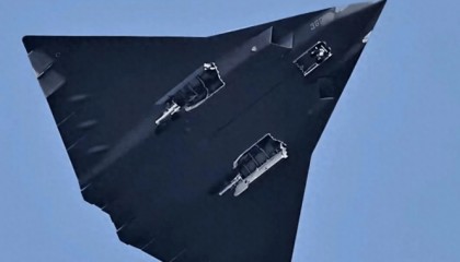 眼看追不上六代机，美军换了思路：提前布局下一代战机