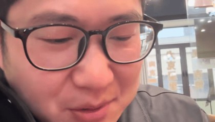 “我们心疼的永远是你”，河南男子花40万创业遇冷被父亲一句话破防：原来我这么幸福