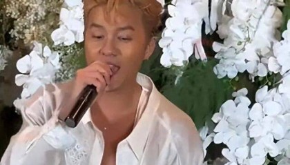 知名男歌手突然现身陌生人婚礼，并随礼999元！