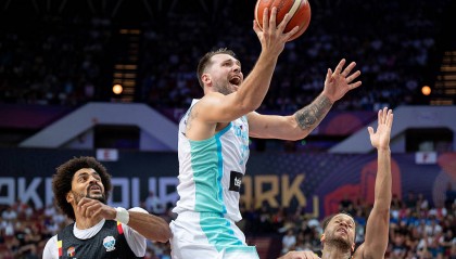 欧洲杯综述:东契奇三双终获首胜 字母哥复出高效28+8