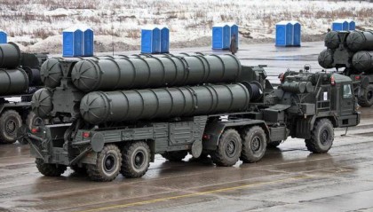 S-400成功拦截F-16，低空飞行已失去意义，未来空战怎么打？