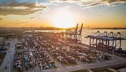 人民币大跌1200！美债8.9万亿到期？中美货币战，谁的危机更大？