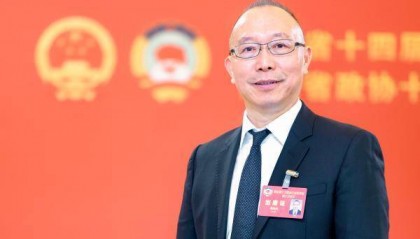 浙江两会丨手机依赖怎么破？委员建议放下手机，从年夜饭开始