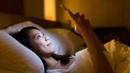 睡前这些习惯，易胖肚子！赛乐赛建议避免~