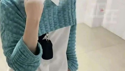 妻子举报高校副教授出轨女学生，当事人已停课停职