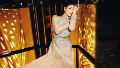 44岁张柏芝最新照片曝光,穿“星光”露背长裙,被赞气质独一无二