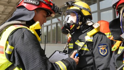 北京4区消防支队联合开展跨区域灭火救援实战演练