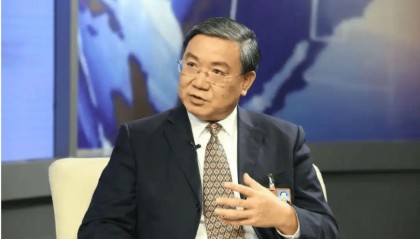 成都市市长王凤朝被查，他曾任四川省内首家万亿级地方国企董事长，两次从企业高管转往政府任职