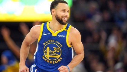 勇士为何从13胜2负到3胜11负？ 科尔直言选择太多