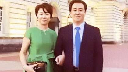 许家印夫妇假离婚转移427亿元资产 前妻在海外带4名未成年子女、孙子女生活