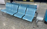 “被吓到了,有点痛还特别尴尬”,事发上海一地铁站,乘客坐上去瞬间懵了
