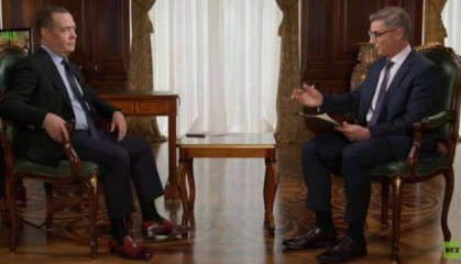 梅德韦杰夫：在格鲁吉亚，一场“颜色革命”正试图发生