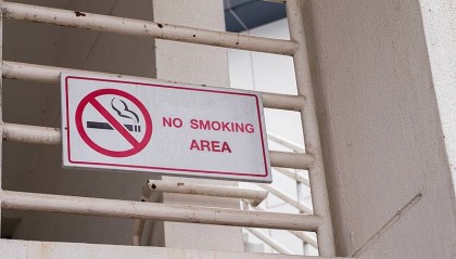 “建议高铁站全面禁烟”,看见声音背后的公众需求丨九派时评