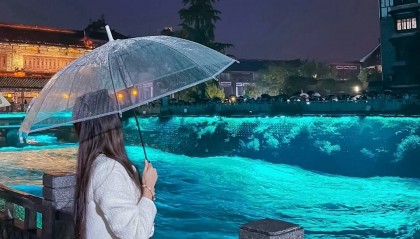 坐高铁去稻城亚丁旅游五天需要准备多少钱?报团去稻城亚丁5日游多少钱人民币