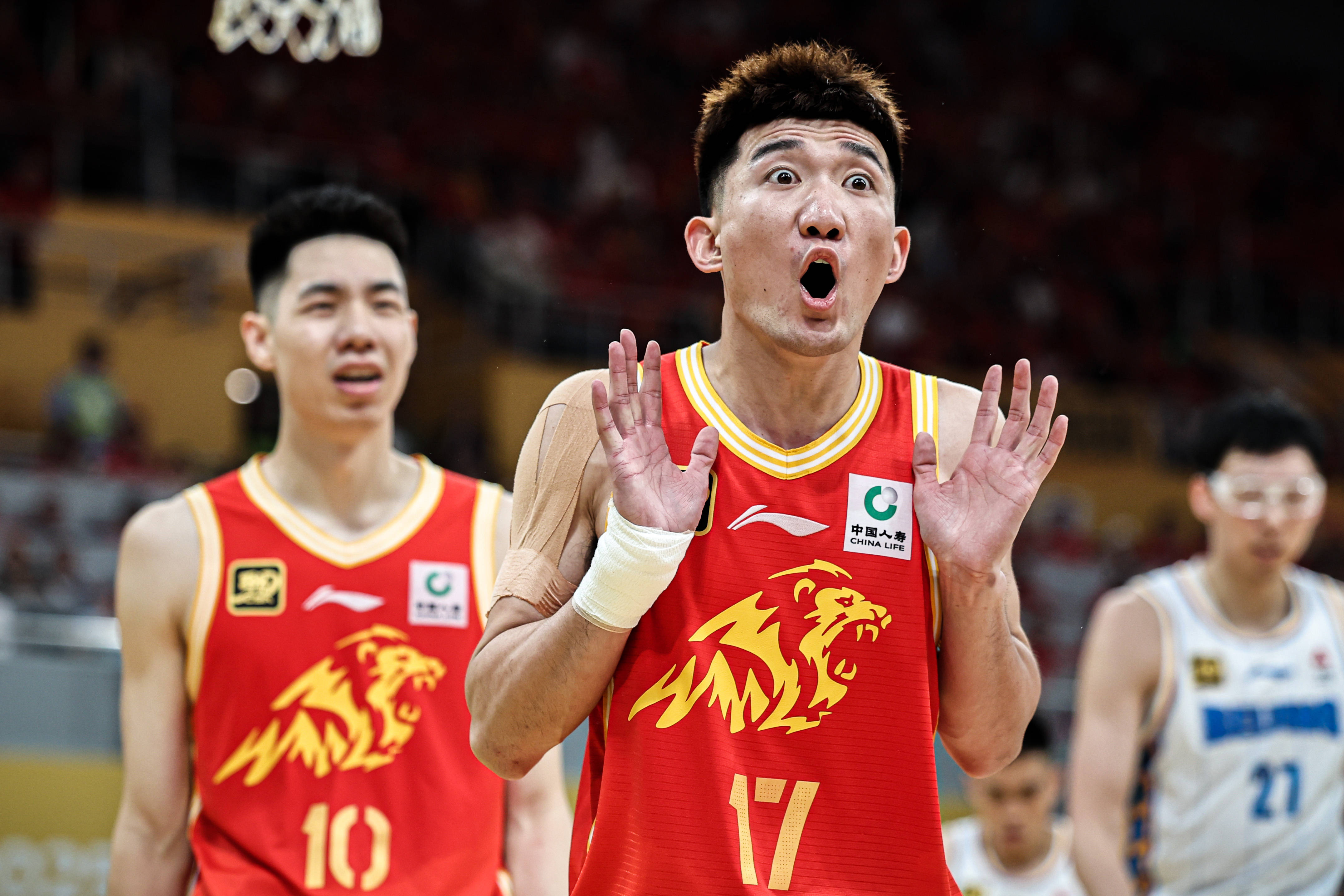 太铁！孙铭徽15中2三分球9中0 广厦先输一场真不冤