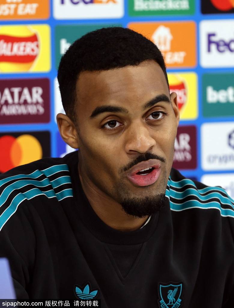 争议！利物浦遭遇争议手球判罚 VAR惹怒红军球迷 标准不一惹争议