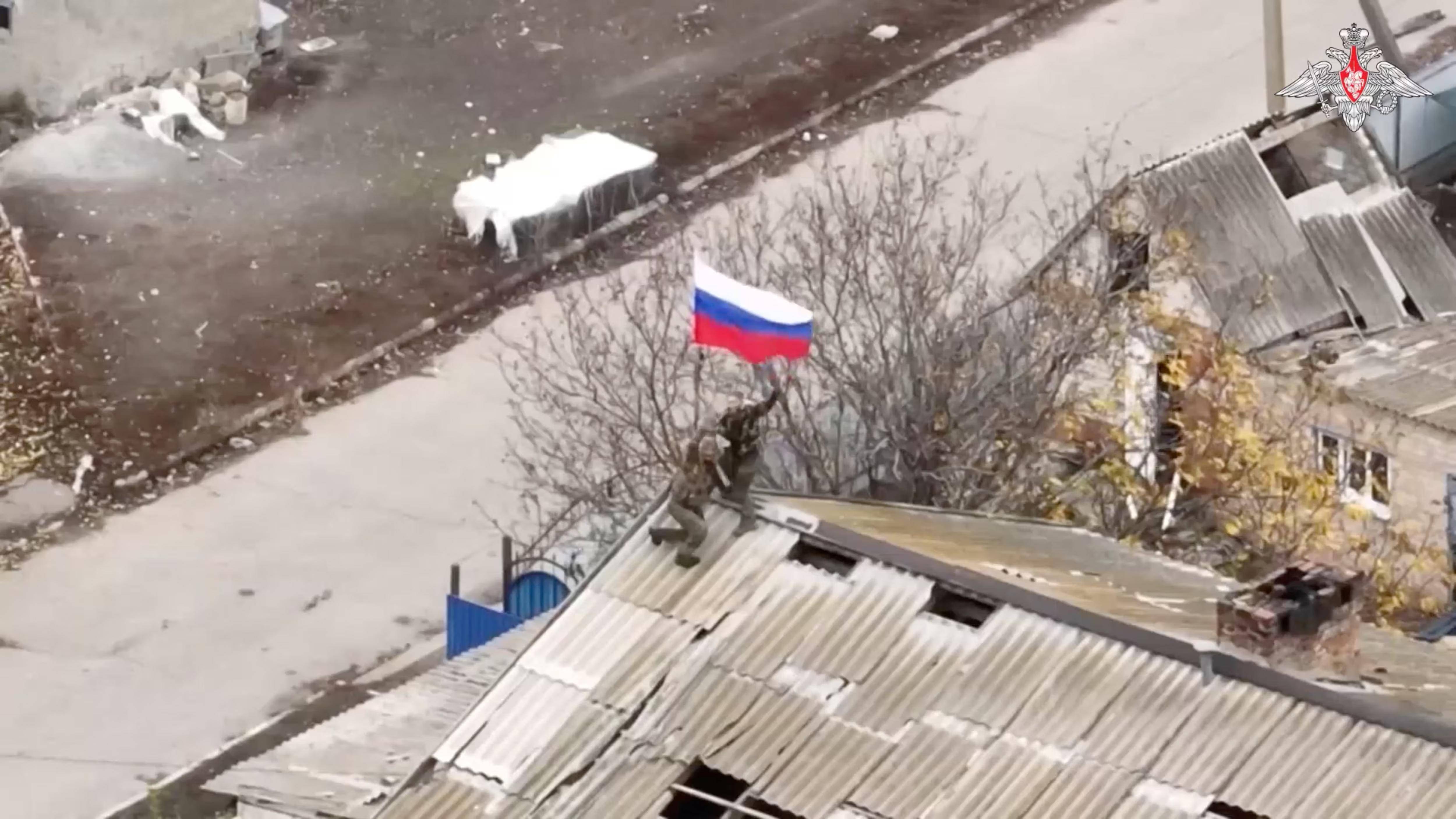 俄罗斯坦克大军强突乌克兰第七州,美媒:乌军一个旅仅有30%官兵