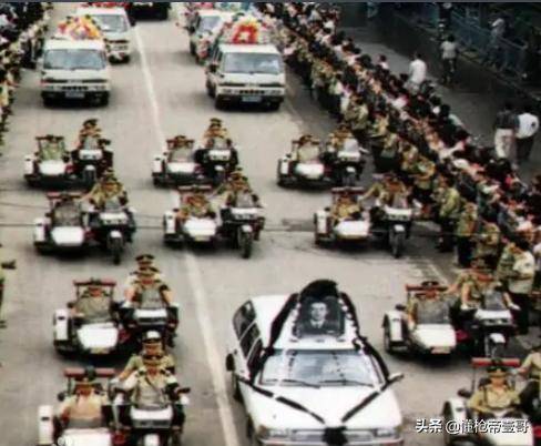 无间道？山西警察中队长抢运钞车，被同事百发子弹乱枪击毙