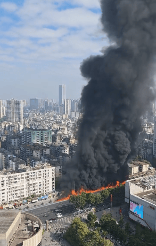 广州街头惊现“火龙”！官方通报