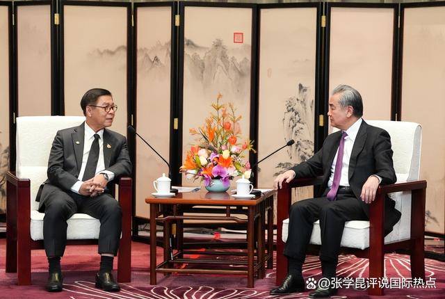 老冤家齐聚中国，王毅外长好话说尽，但是一句话，道出了中国底线