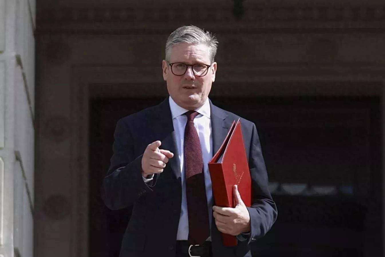 中英达成共识，英首相斯塔默离京前，对涉台涉港问题交了底，拒绝向特朗普屈服！