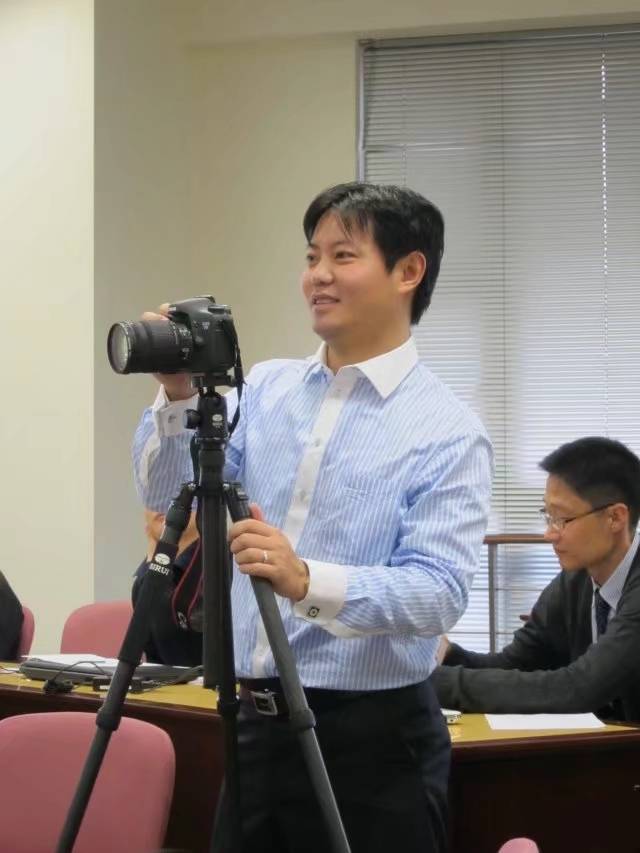 17岁考上同济大学、30岁上复旦全日制MBA，江苏46岁男子回应辞职后三战高考上岸山东中医药大学：一直对中医感兴趣，计划让明年高考的儿子也学中医