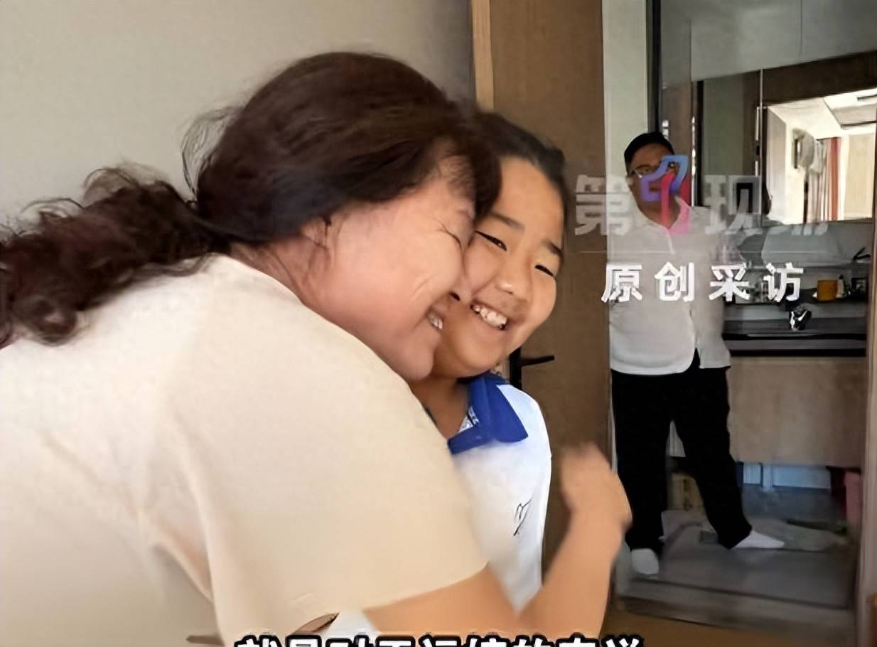 深圳一家人自驾去北京看升旗后，丈夫临时改道，自驾千里带远嫁妻子回家！网友：我想楼下的妈妈了